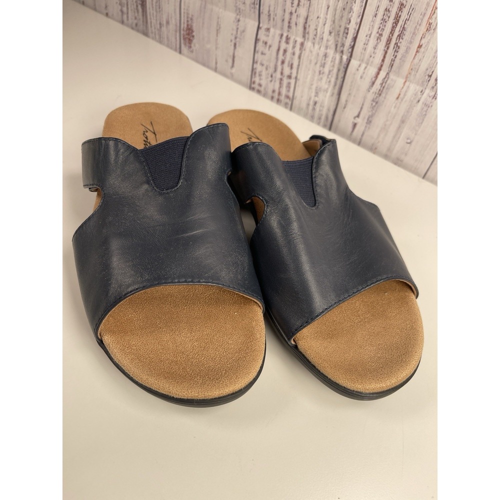 Trotters Roxine Women's Sandal 7 US - Navy